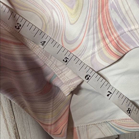 Old Navy High Waisted Powersoft Biker 6"  Plus Size 4X Pastel Swirl Shorts - Picture 11 of 12